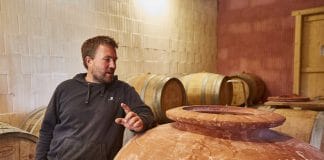 Champagne už šumí v sudech