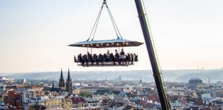 Večeře v oblacích, romantika i adrenalin