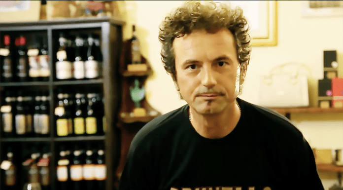 LOVEC SKRYTÝCH POKLADŮ – TONY SASA