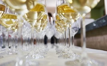 GALADEGUSTACE: BURGUNDSKO A CHAMPAGNE