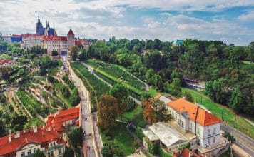 Pražský hrad v moři bublin. Nalaďte se na šumivou vlnu