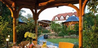 Otevřené sezení venku i nové menu v Babiččině zahradě