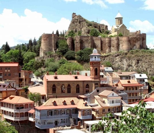 Gruzie láká na víno, přírodu, moře, historii… Letos však bez ruských turistů
