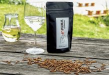 Něco malého, křupavého k vínu?