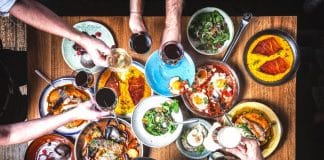 Velikonoce plné barev a chutí. Křehká mladá masa, medvědí česnek či kopřivy