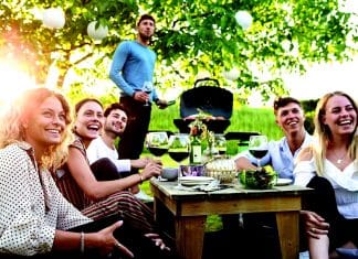 Nastartujte grilovací sezónu 2020, staňte se mistry! Pomohou vám nové trendy i vychytávky.