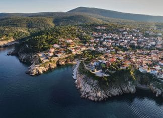 Za vínem i koupáním bezpečně. Chorvatsko má nyní nejlepší epidemiologickou situaci ve Středomoří Ostrov Krk, Foto Pavel Vítek RVV Studio