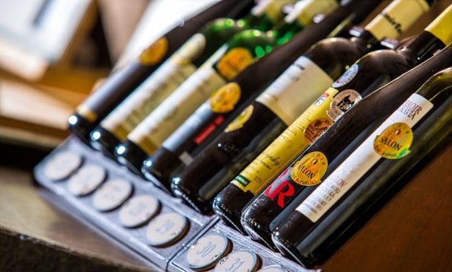 Salon vín 2022: Vítězné Chardonnay z Bzence provází krásná červená cuvée, oranžáda i překvapivá pestrost