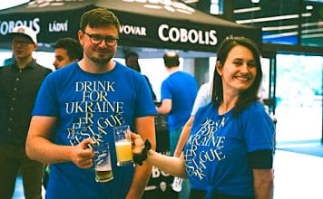 Drink for Ukraine. V pražském Kongresáku se pilo pivo pro dobrou věc