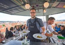 Po roce znovu v oblacích. Nebeské menu nad Prahou