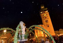 Vinařský advent u sousedů: Trhy v podzemí Retzu i v nejdelší vinné uličce. Vánoce v korutanském vinařství či městě andělů