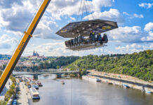 DINNER IN THE SKY 2023 vyplouvá. Do oblak míří Koráb, mladý profík z karlovarského Puppu