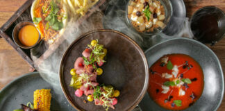 Dáme kouř? V zážitkové restauraci River’s na břehu Vltavy ochutnáte zakouřené menu. Od welcome drinku po dezert zakouřené menu River's