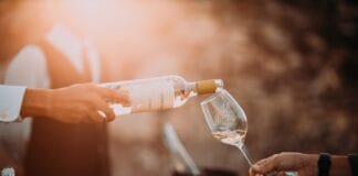 Rohlík.cz slaví rohlíkem za kačku. A na to si připijeme přípitek k narozeninám