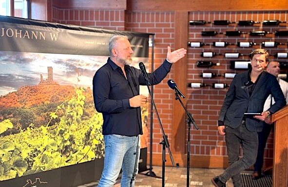 ODPOJTE SE OD METRIXU. Víno a kultura ve Vinařství Johann W na severu Čech celoročně Otevření nové scény ve vinařství