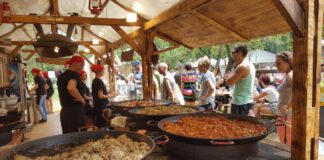 Festival NÁPLAVKŐŐŐ plánovaný na tento víkend SE RUŠÍ! Oslavy maďarské gastronomie a kultury padly za oběť počasí Maďarský festival chutí