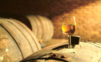 DEN ORANŽÁD. Žádný hipsterský trend, ale fenomén. Vína barvy jantaru mají svátek