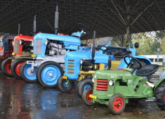 JEDE TRAKTOR. Spanilá jízda odstartuje první ročník Traktoriády