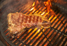 WOOD & STEAK: Grilovaný steak ničím nenahradíš