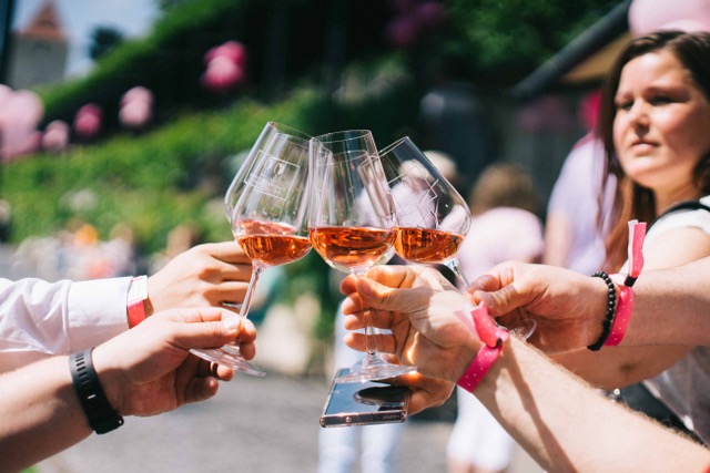 růžové víno na Pražském Hradě