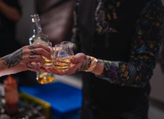 WHISKY LIFE! PRAGUE. Stovky vzorků k ochutnání i legenda Charles MacLean osobně