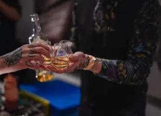 WHISKY LIFE! PRAGUE. Stovky vzorků k ochutnání i legenda Charles MacLean osobně