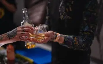 WHISKY LIFE! PRAGUE. Stovky vzorků k ochutnání i legenda Charles MacLean osobně