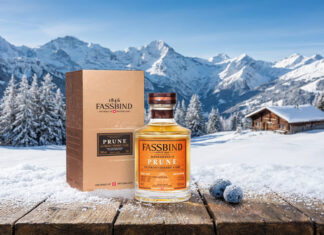 Vánoční dárek i doušek pro nový rok. Limitovaná edice švýcarské pálenky Fassbind pro Česko