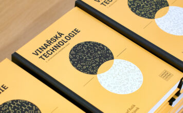 BIBLE TUZEMSKÉHO VINAŘSTVÍ PODRUHÉ. Naučná publikace Vinařská technologie vychází v novém vydání Vinařská technologie, křest knihy