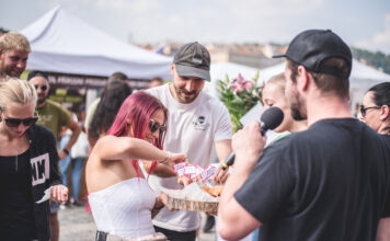 VEGGIE NÁPLAVKA PROVONÍ PRAHU. Rostlinná kuchyně nabídne street food, světové novinky i Bena Cristovao