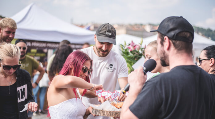 VEGGIE NÁPLAVKA PROVONÍ PRAHU. Rostlinná kuchyně nabídne street food, světové novinky i Bena Cristovao